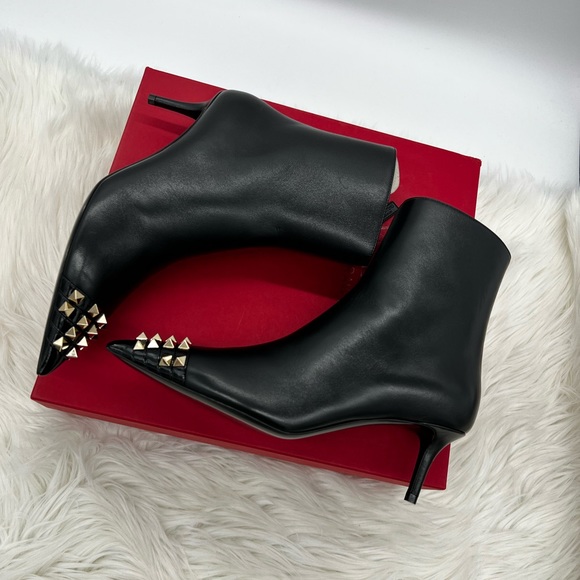 Valentino Garavani | Rockstud Alcove Leather Ankle Boots - Picture 8 of 15